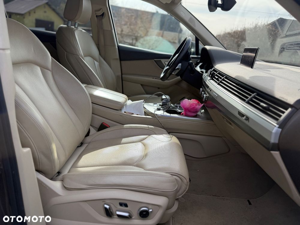 Audi Q7 - 11