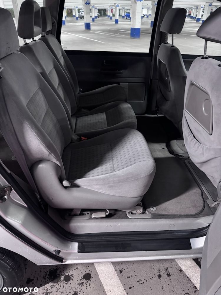Volkswagen Sharan - 20
