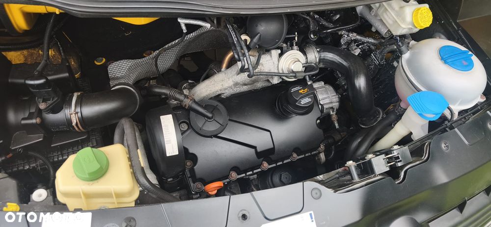 Volkswagen TRANSPORTER T5 - 24