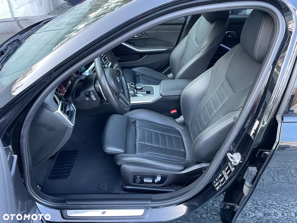 BMW Seria 3 320d xDrive M Sport Shadow - 14