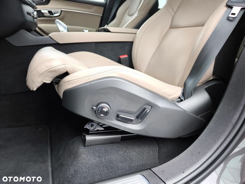 Volvo XC 90 - 18