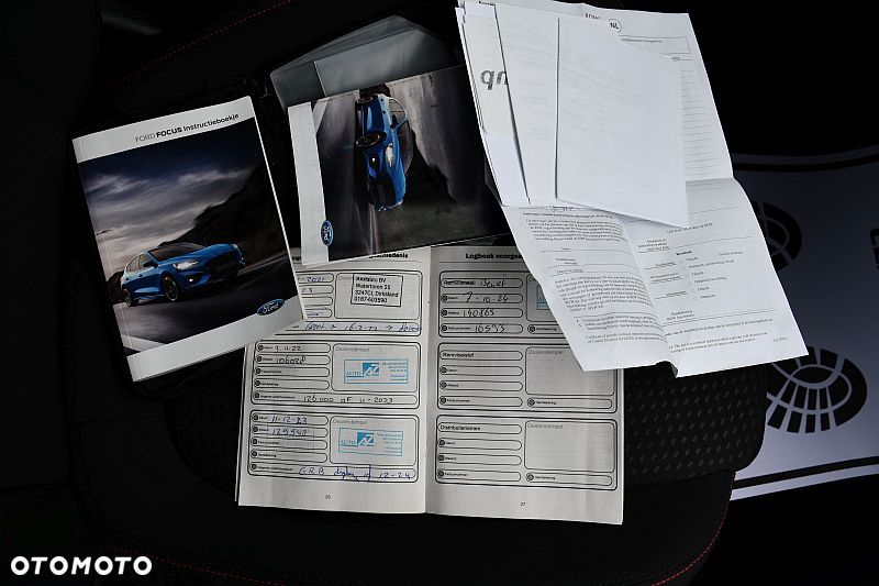 Ford Focus 1.5 EcoBlue Start-Stopp-System ST-LINE STYLE - 33