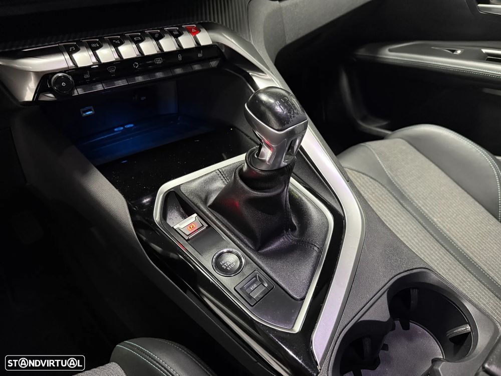 Peugeot 3008 PureTech 130 Stop & Start GPF Allure - 13