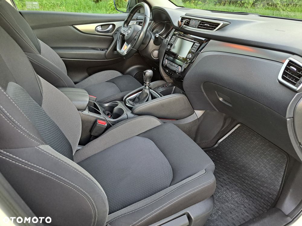 Nissan Qashqai 1.3 DIG-T N-Connecta - 8