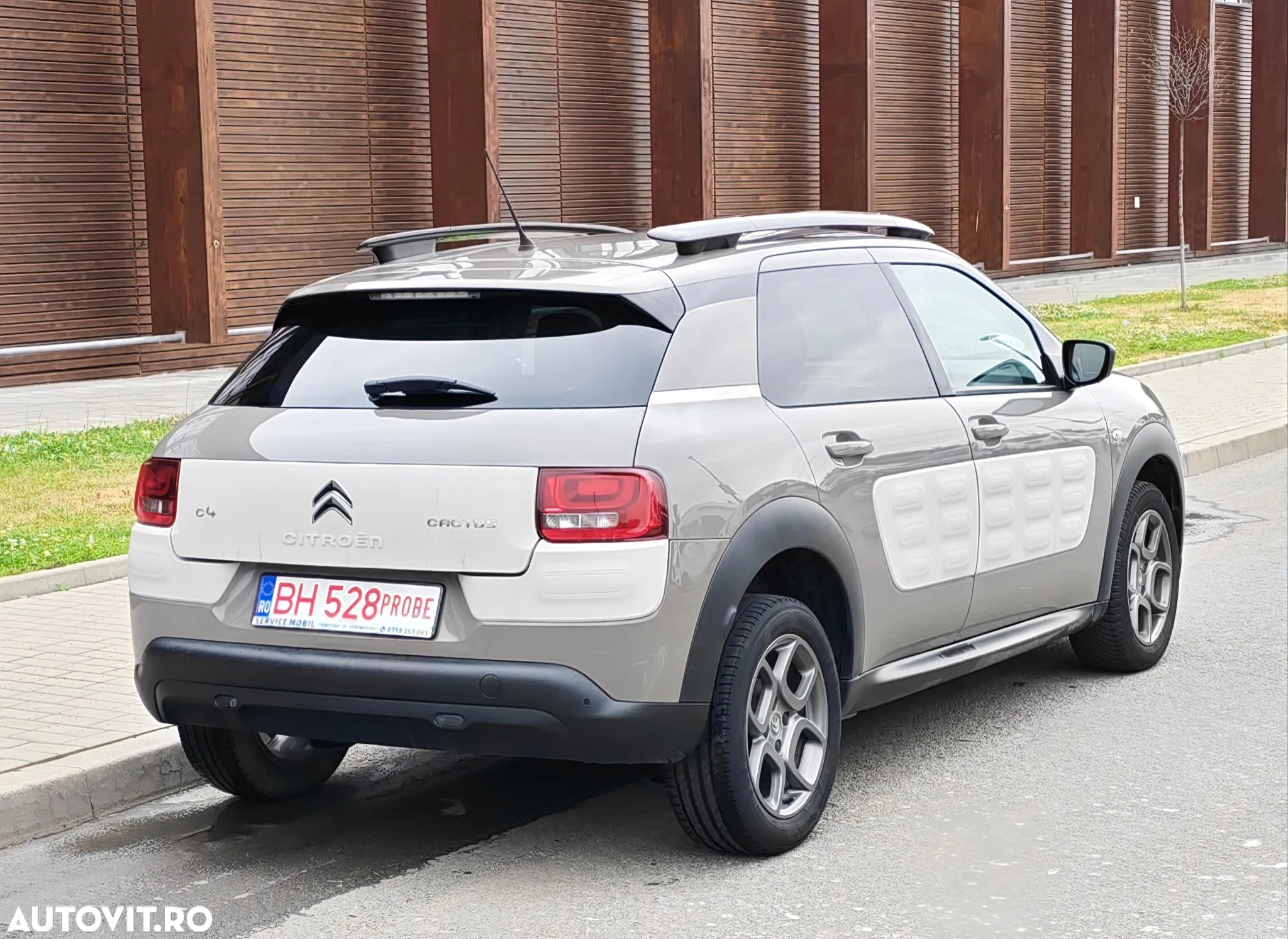 Citroën C4 Cactus VTi 82 Shine Edition - 4