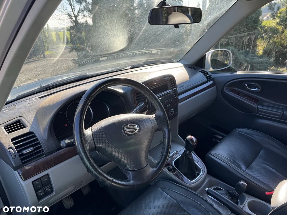 Suzuki Grand Vitara 2.0 - 5