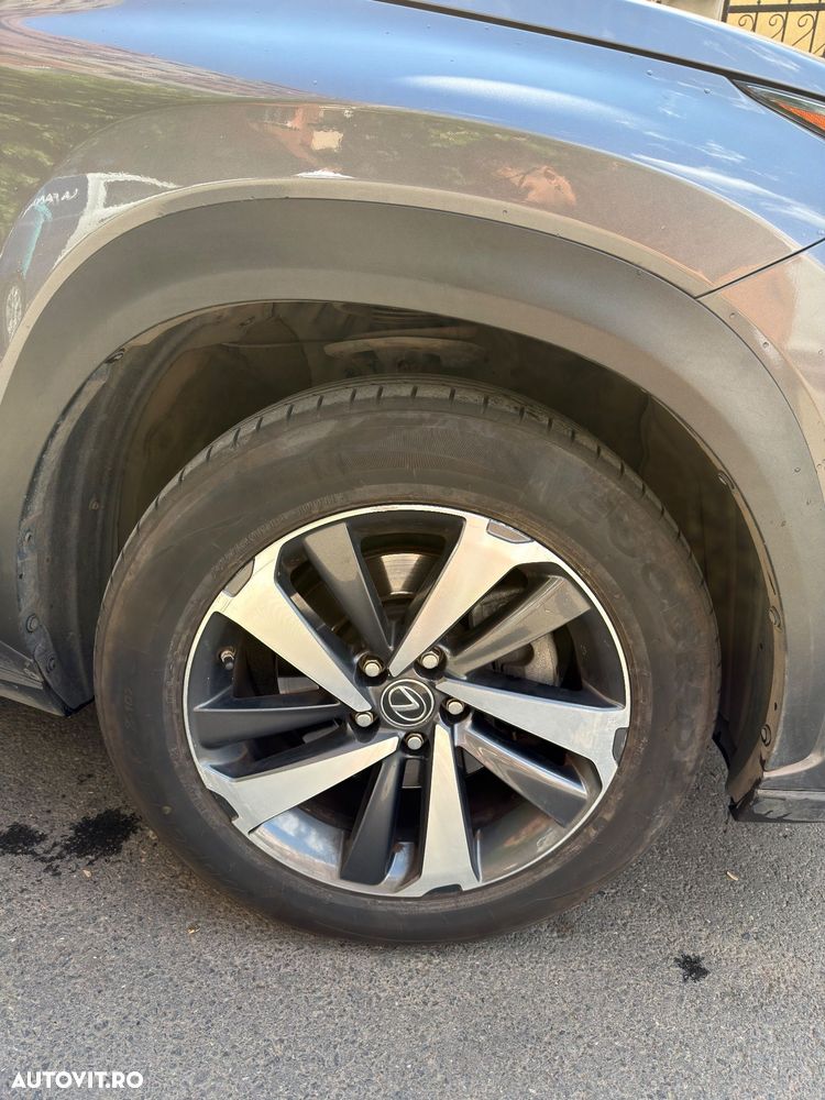 Lexus Seria NX 300h E-FOUR Luxury Line - 32