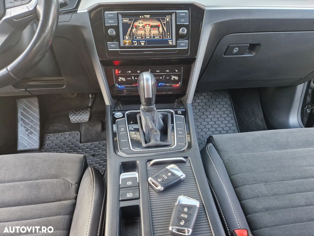 Volkswagen Passat 2.0 TDI DSG Highline - 14
