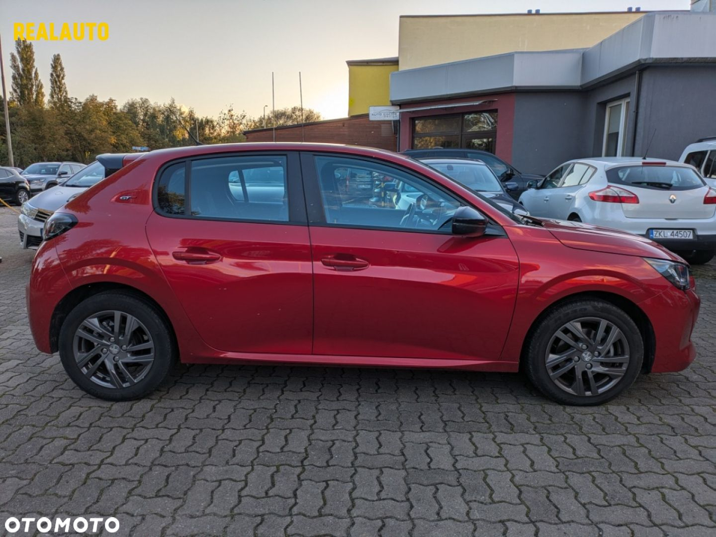 Peugeot 208 - 5