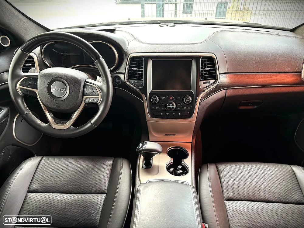 Jeep Grand Cherokee 5.7 V8 HEMI 4WD Auto Summit - 31