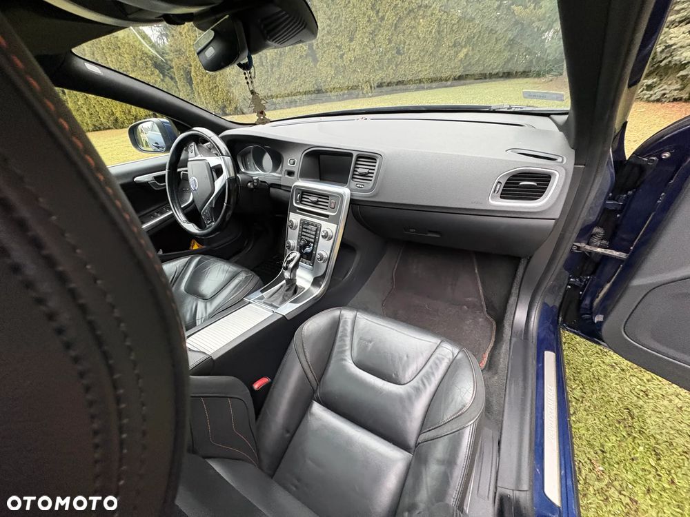 Volvo V60 D2 Geartronic Powershift Momentum - 12