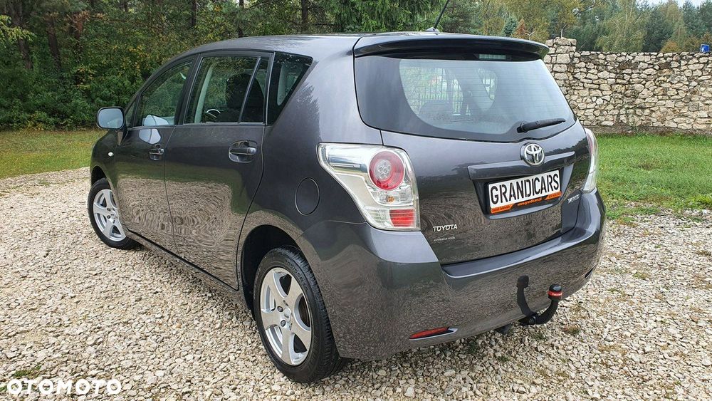 Toyota Verso - 5
