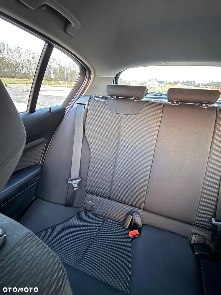 BMW Seria 1 - 25