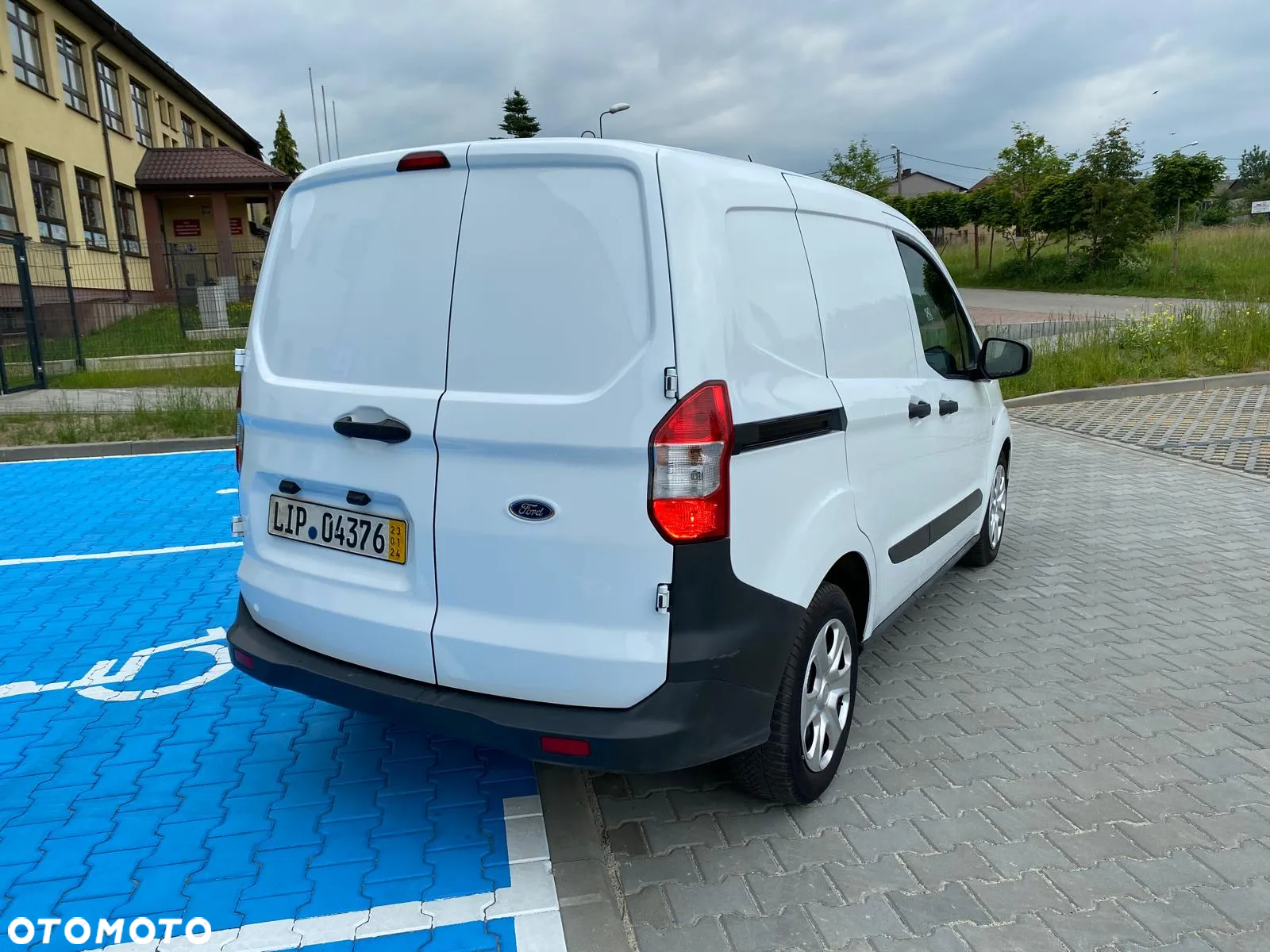 Ford Courier - 3