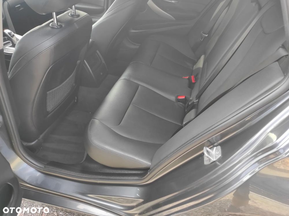 BMW Seria 3 - 12