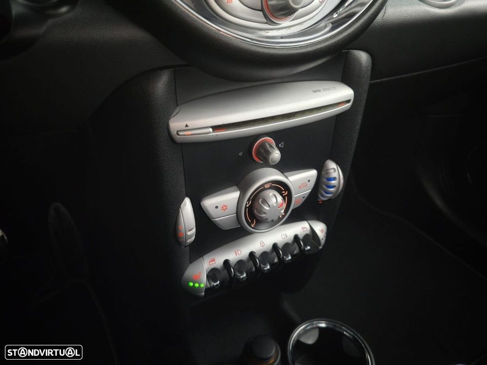 MINI 3 Portas John Cooper Works - 22