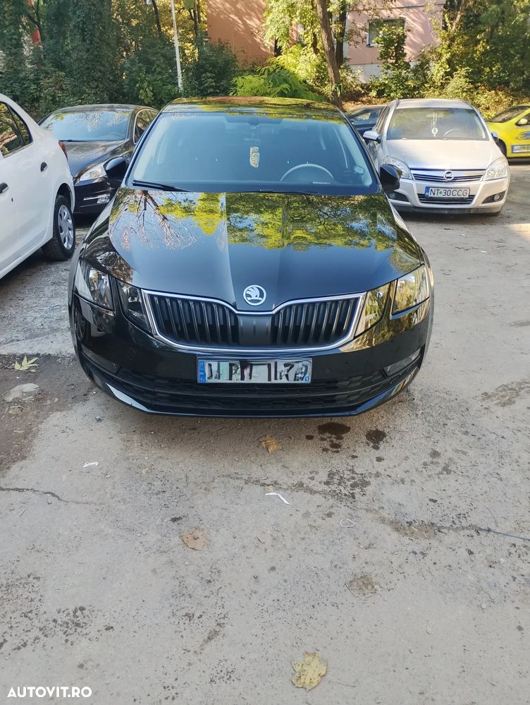 Skoda Octavia 2.0 TDI STYLE DSG - 8