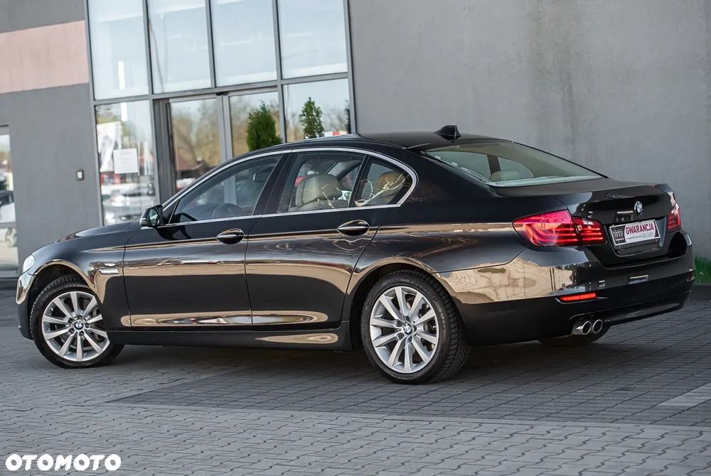 BMW Seria 5 525d Sport-Aut Luxury Line - 36