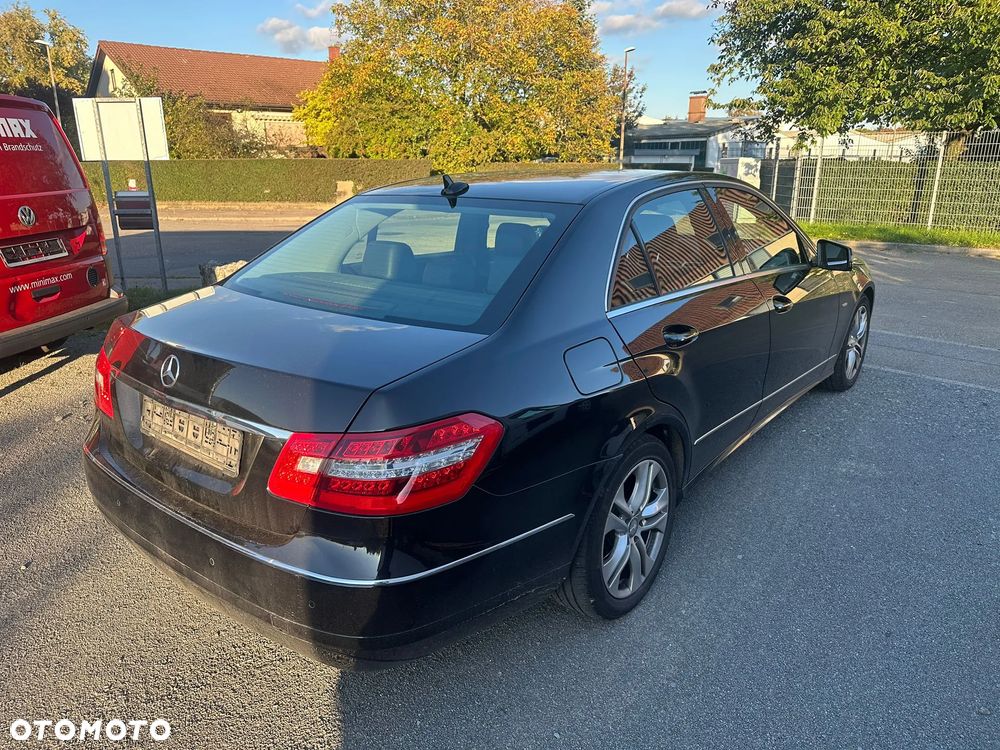 Mercedes-Benz Klasa E 250 CGI BlueEFFICIENCY Automatik Avantgarde - 4