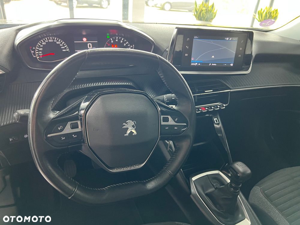 Peugeot 2008 - 11