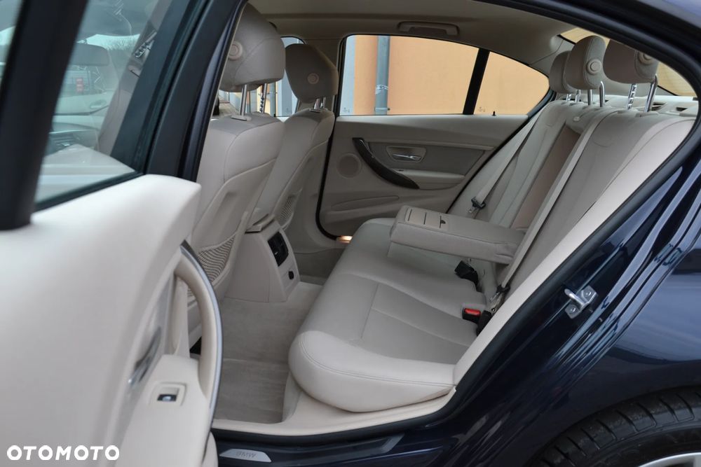 BMW Seria 3 - 34