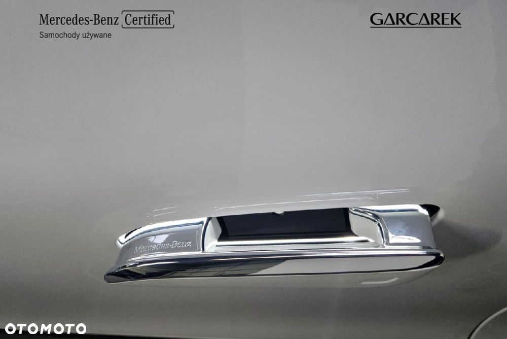 Mercedes-Benz EQE - 12