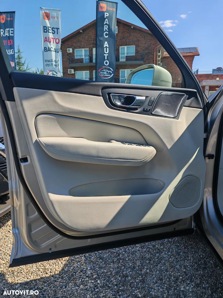 Volvo XC 60 - 32