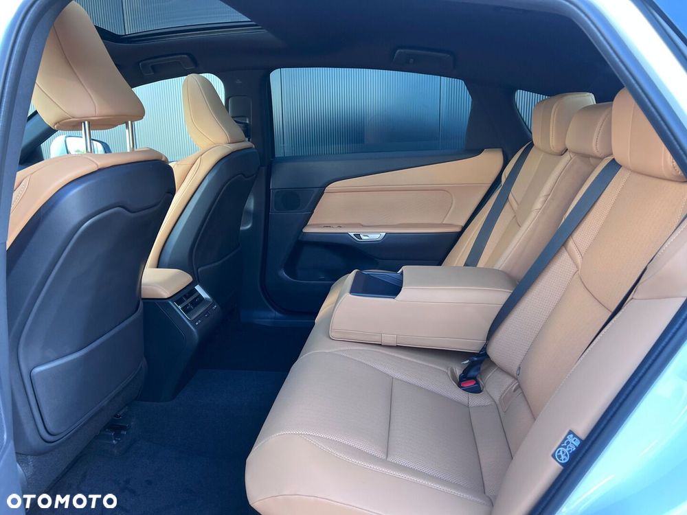 Lexus ES - 10