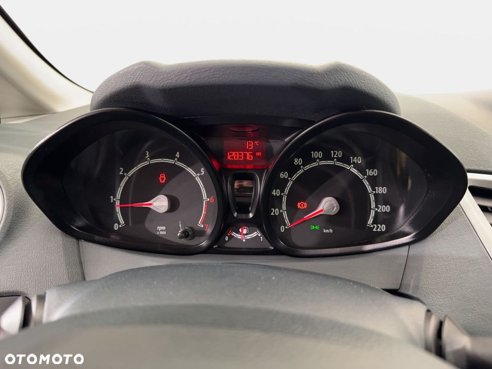 Ford Fiesta - 16