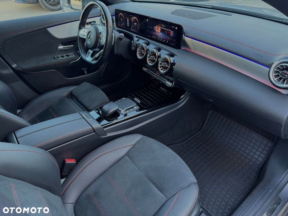 Mercedes-Benz CLA 200 mHEV AMG Line 7G-DCT - 24