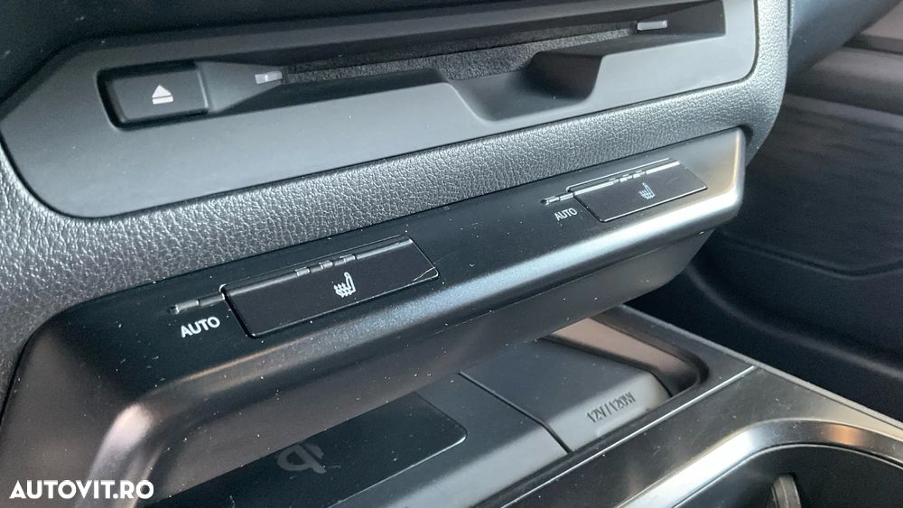 Lexus UX 250h FWD Executive - 39