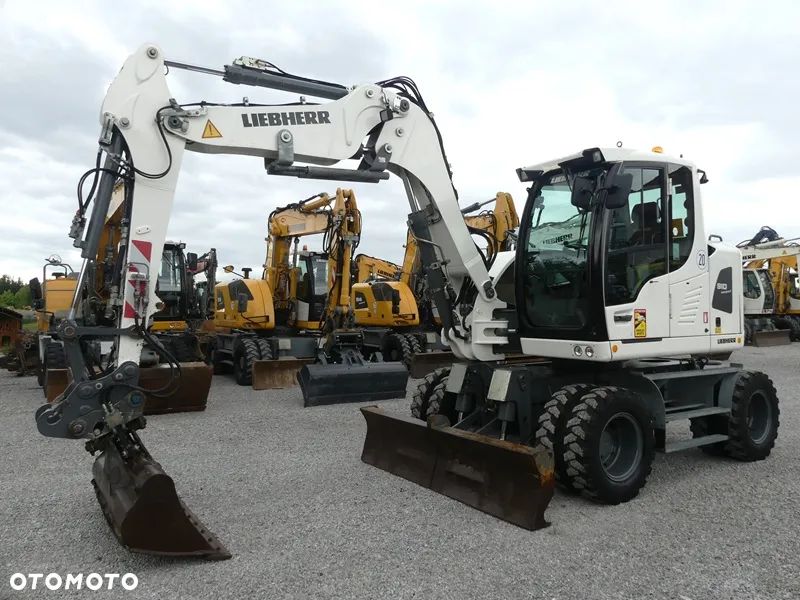 Liebherr A910 Compact / sprowadzona / ładny stan / - 7