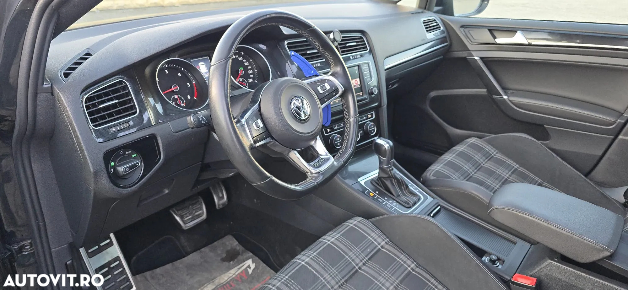 Volkswagen Golf 2.0 TDI DSG GTD - 19