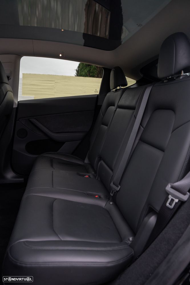 Tesla Model Y Long Range Dual Motor AWD - 10