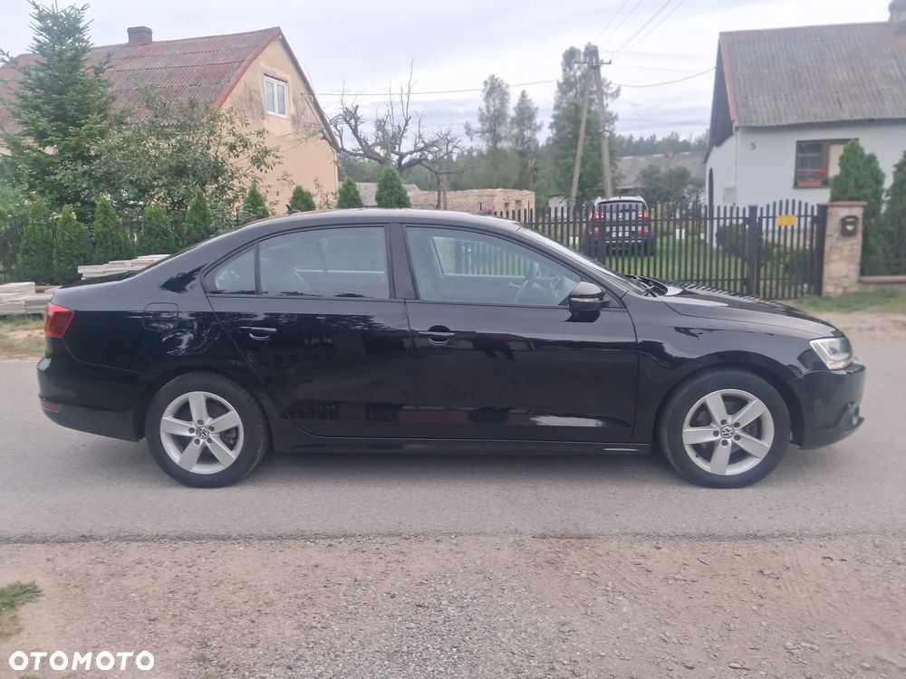 Volkswagen Jetta 1.2 TSI Life - 4
