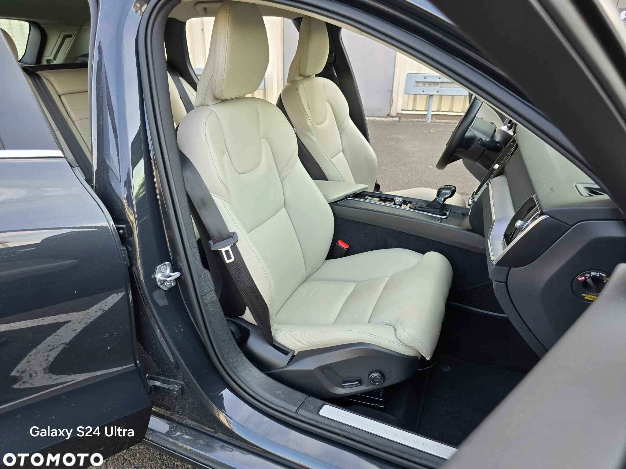 Volvo V60 T4 Momentum Pro - 16