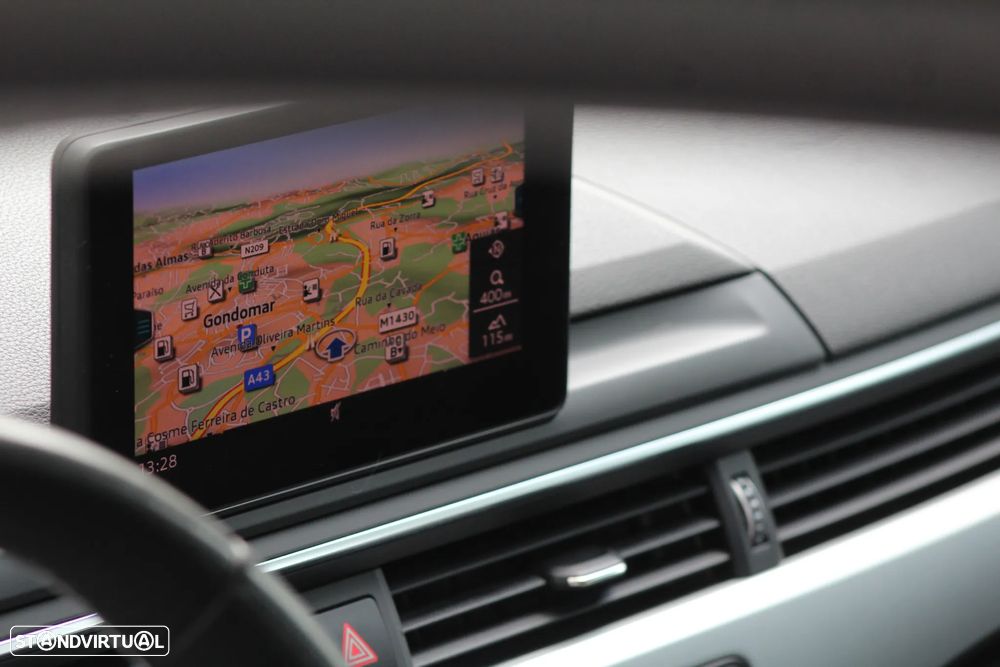 Audi A4 Avant 2.0 TDI Advance S tronic - 28