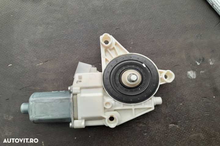 Motoras macara geam fata dreapta 05360097 05360097 Mercedes-Benz Vito - 2