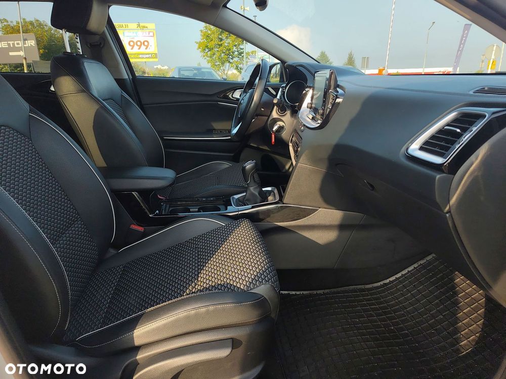 Kia Ceed - 21
