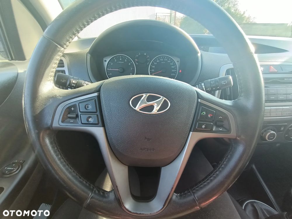 Hyundai i20 - 12