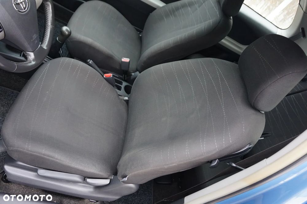 Toyota Yaris - 24