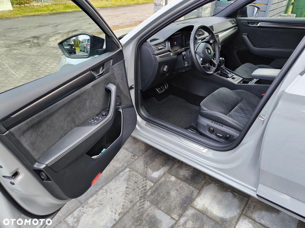 Skoda Superb 2.0 TDI SCR Sportline DSG - 22