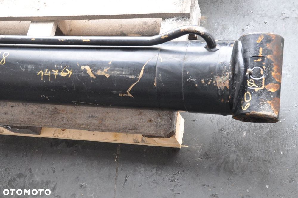 SIŁOWNIK HYDRAULICZNY MANITOU MT 1440 1840 DŁ. 147 CM - 2