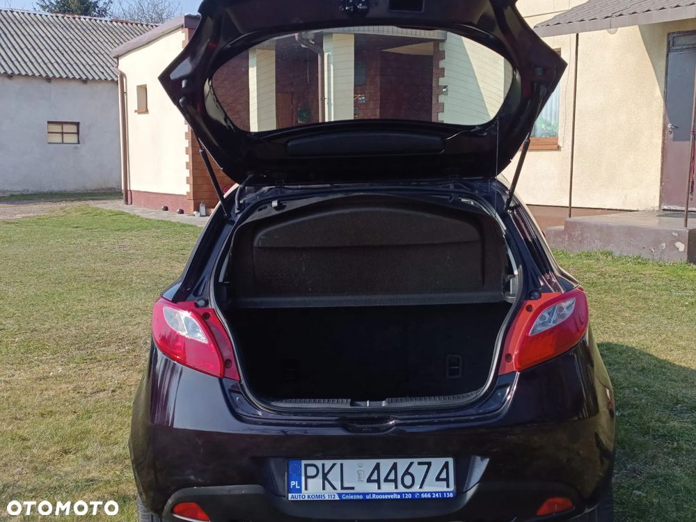 Mazda 2 - 4