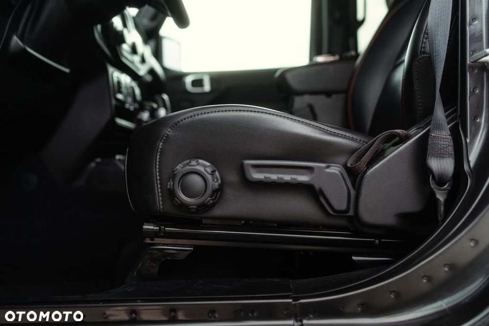 Jeep Wrangler - 15