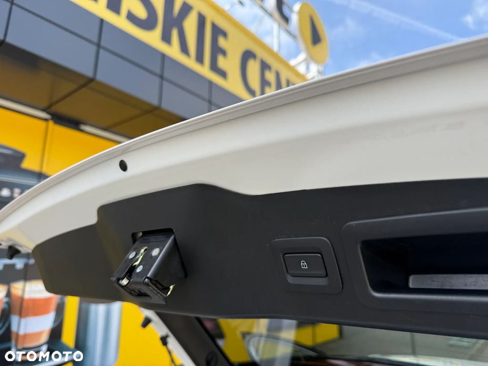 Mazda 3 e-SKYACTIV-X 2.0 M HYBRID HOMURA - 34