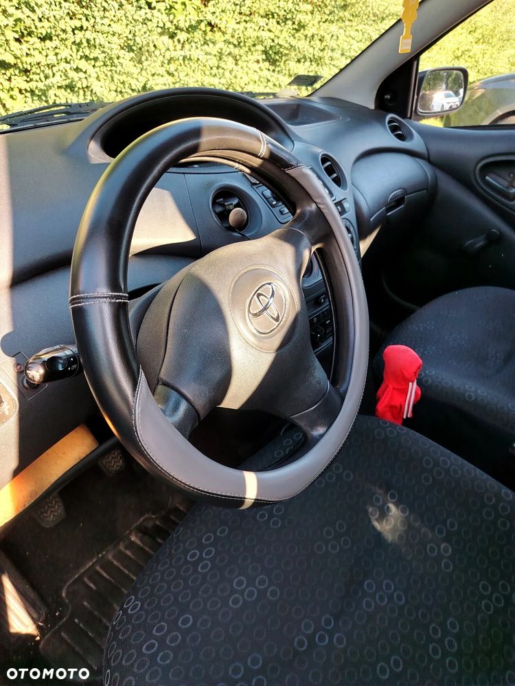 Toyota Yaris 1.0 Base - 7