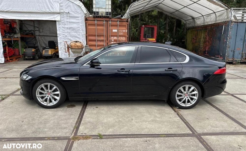 Jaguar XF 2.0 Portfolio - 11