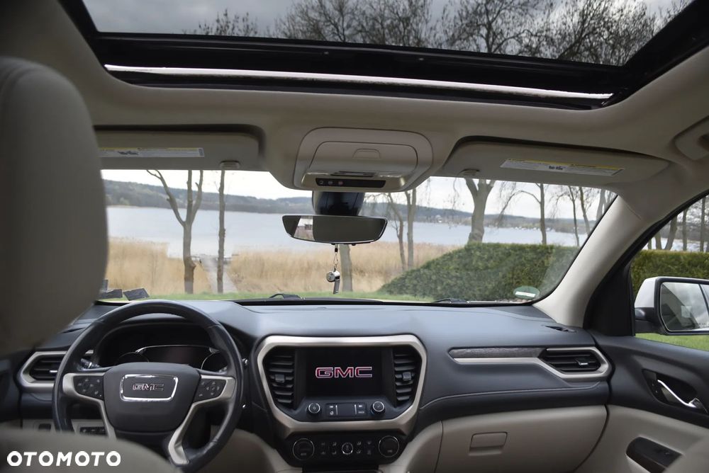 GMC Acadia - 7