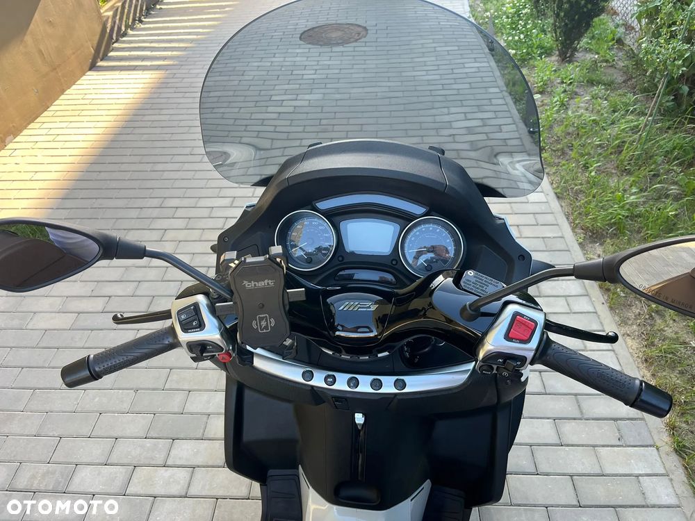 Piaggio MP-3 - 11